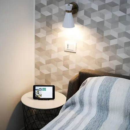 Stylish Studio In Milan, Near Metro Apartment *